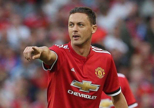 肩负娱乐与 肩负娱乐与